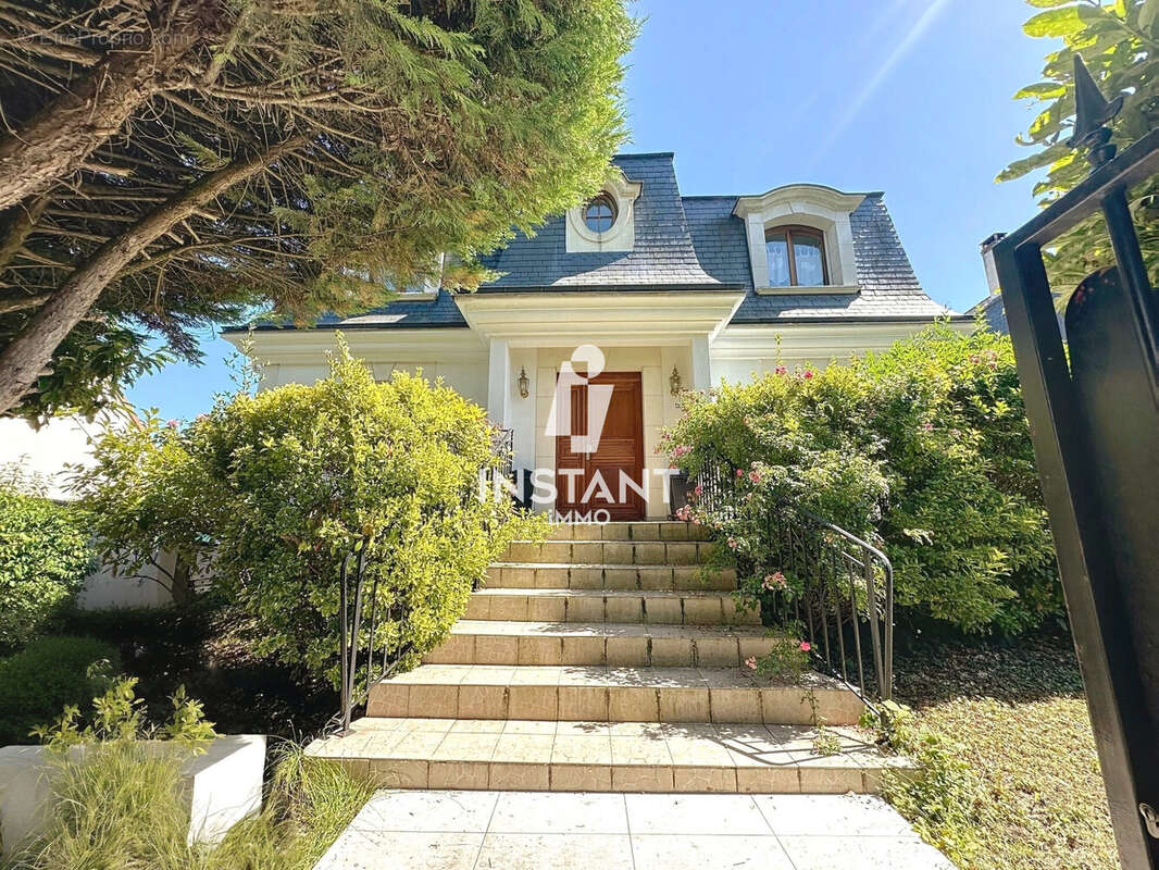 Maison à LE PLESSIS-TREVISE