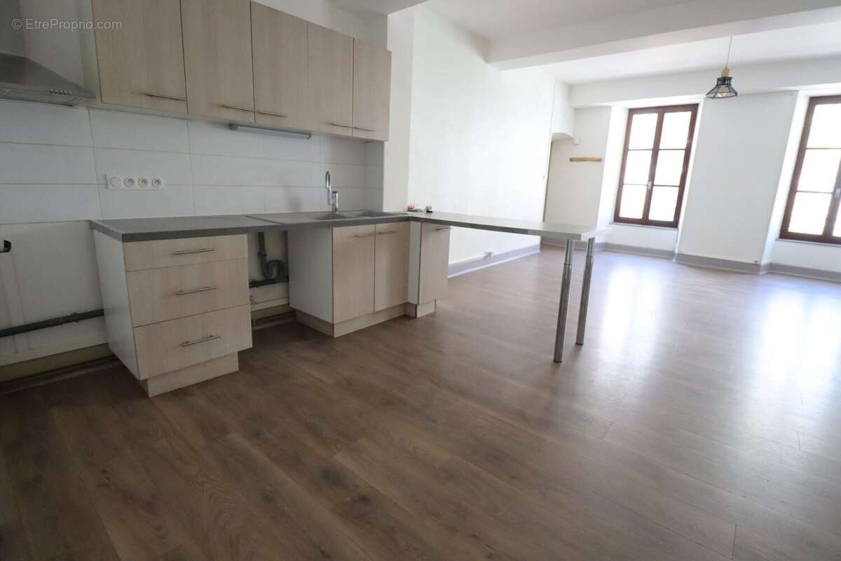 Appartement à LA COTE-SAINT-ANDRE