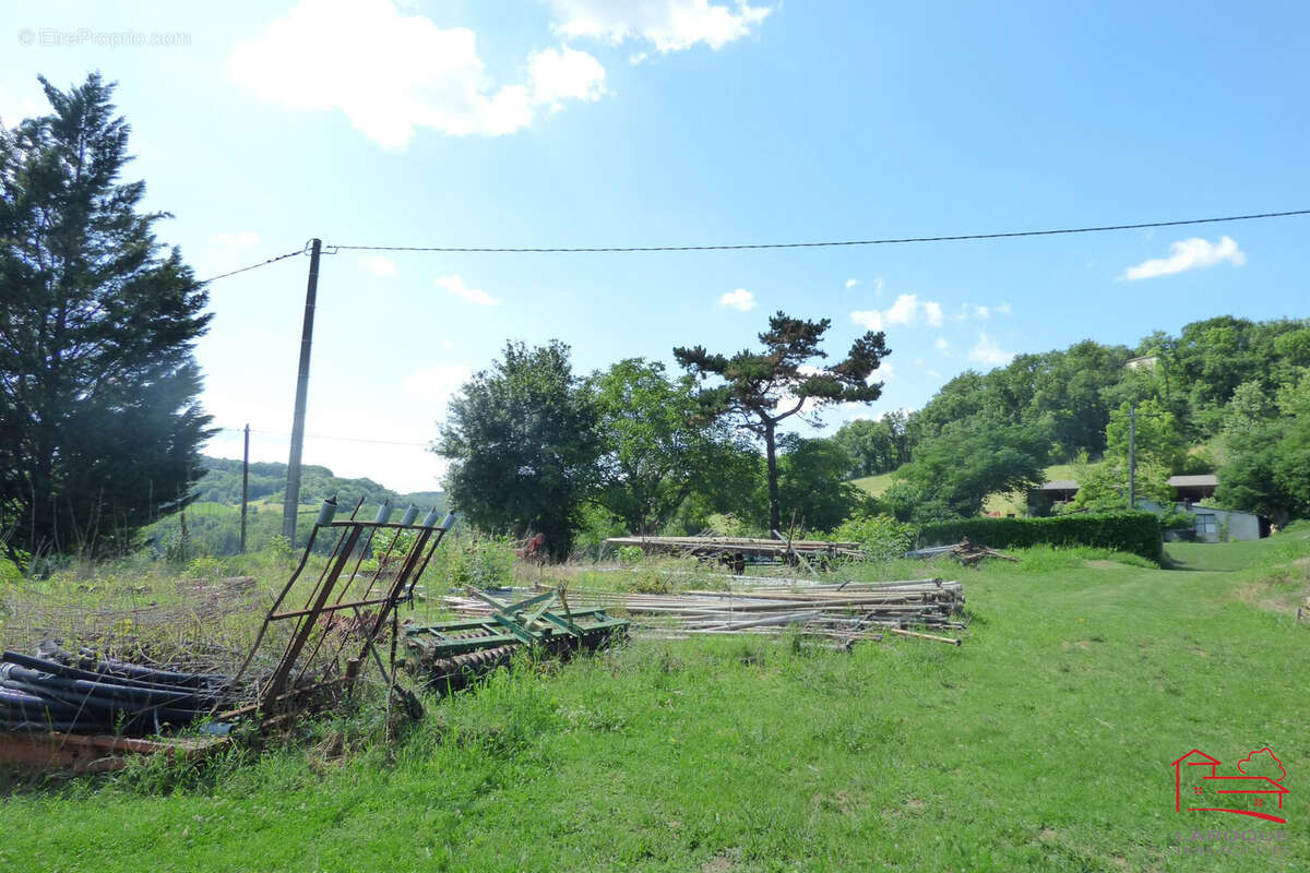 Terrain à CAUZAC