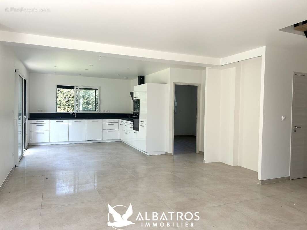 Maison à OUISTREHAM