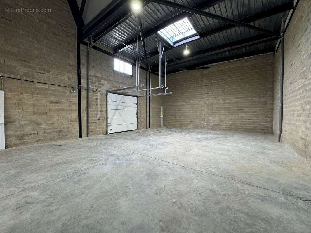 Commerce à HEROUVILLE