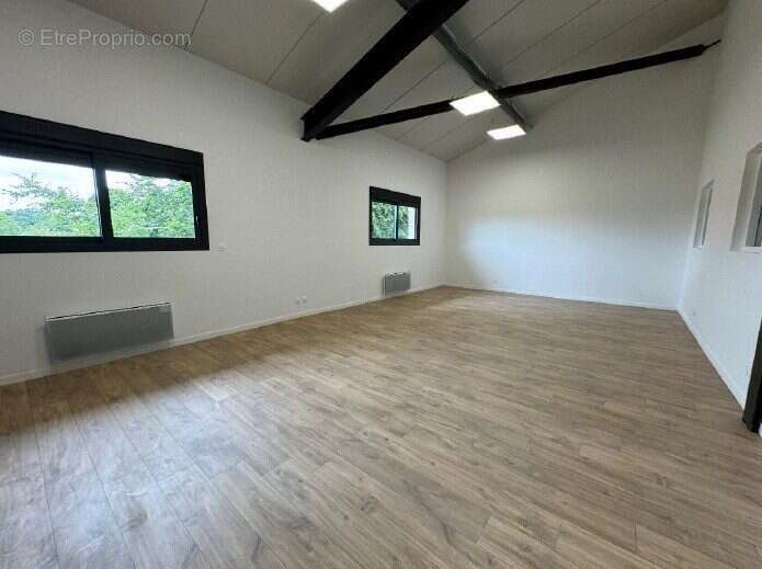 Commerce à HEROUVILLE