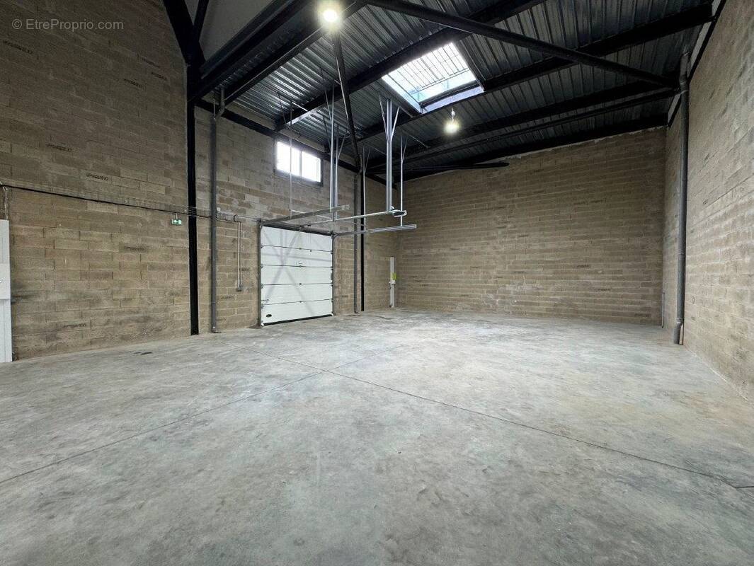 Commerce à HEROUVILLE