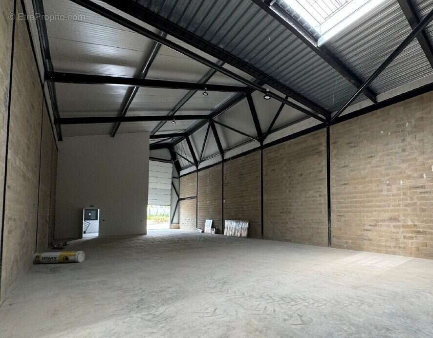 Commerce à HEROUVILLE