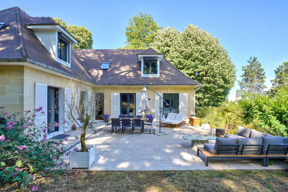 Maison à LOUVECIENNES