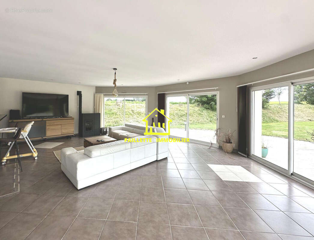 Maison à SAINT-ROMAIN-DE-COLBOSC