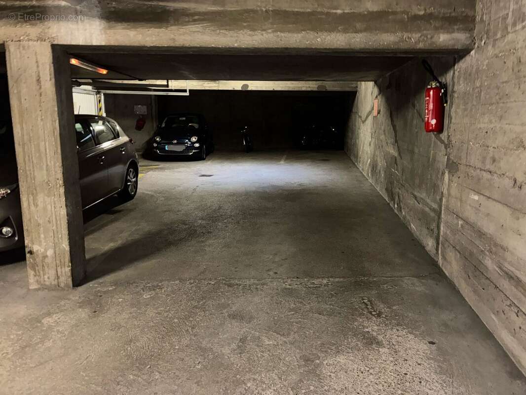 Parking à NOGENT-SUR-MARNE