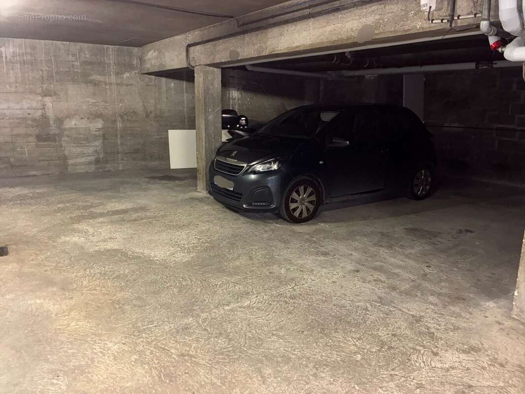 Parking à NOGENT-SUR-MARNE
