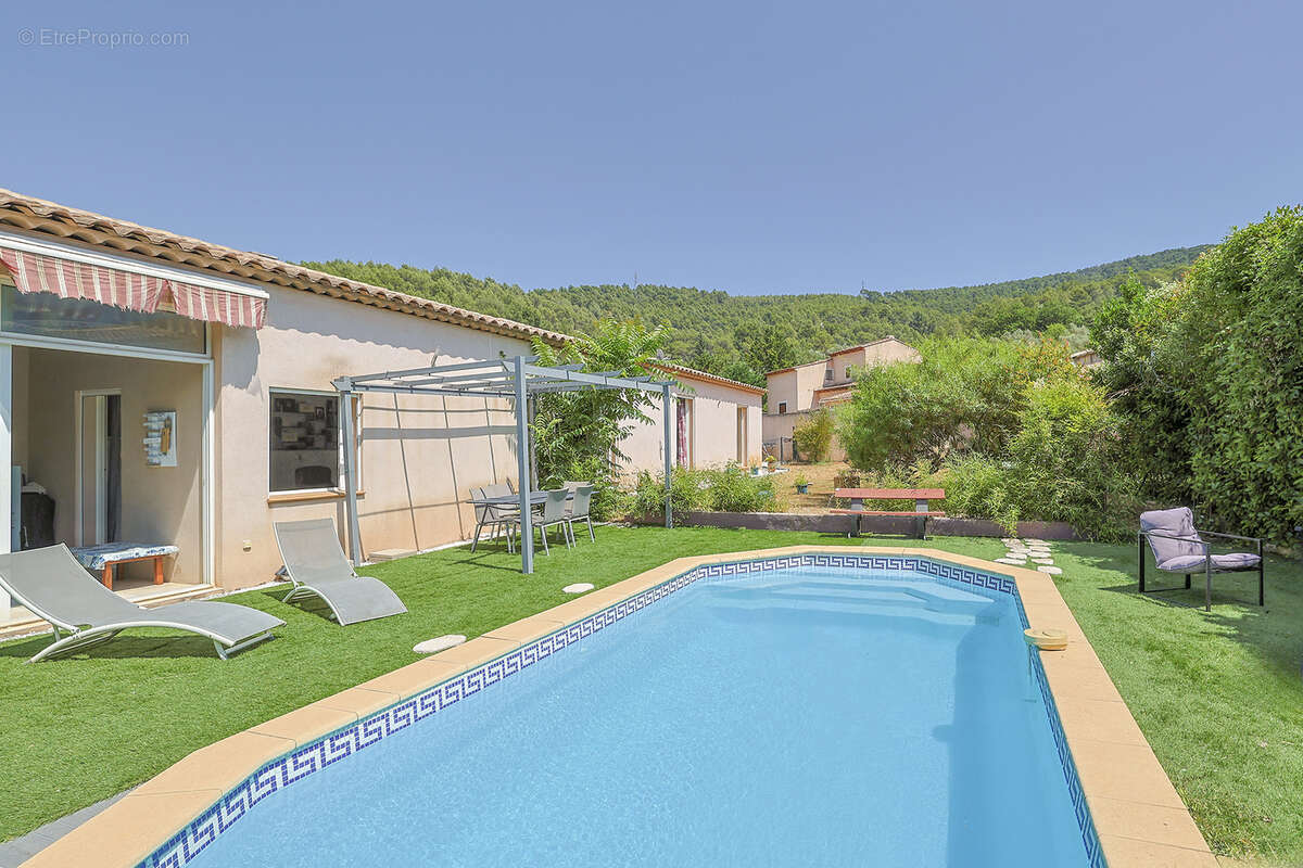 Maison à SOLLIES-TOUCAS