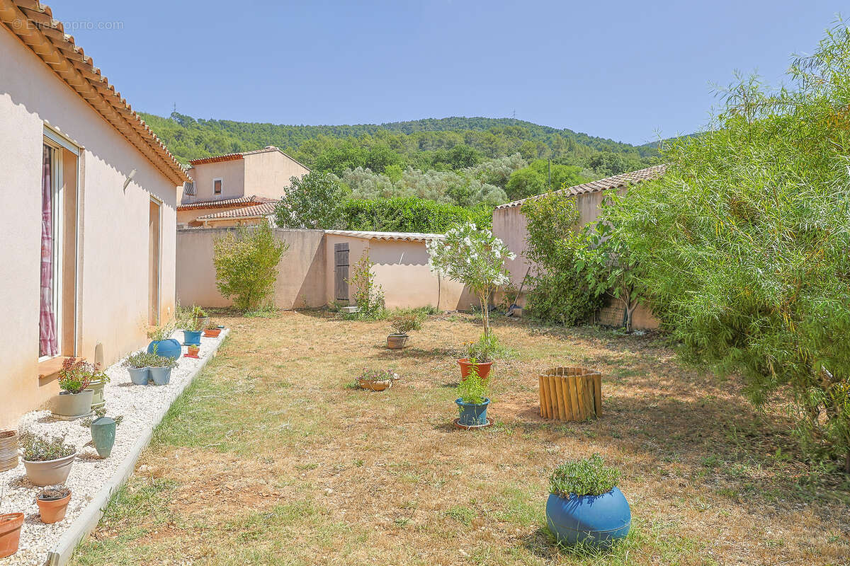 Maison à SOLLIES-TOUCAS