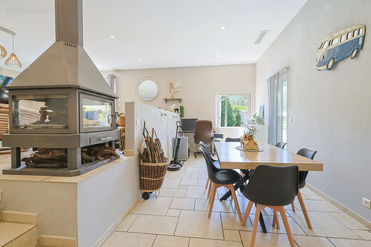 Maison à SOLLIES-TOUCAS