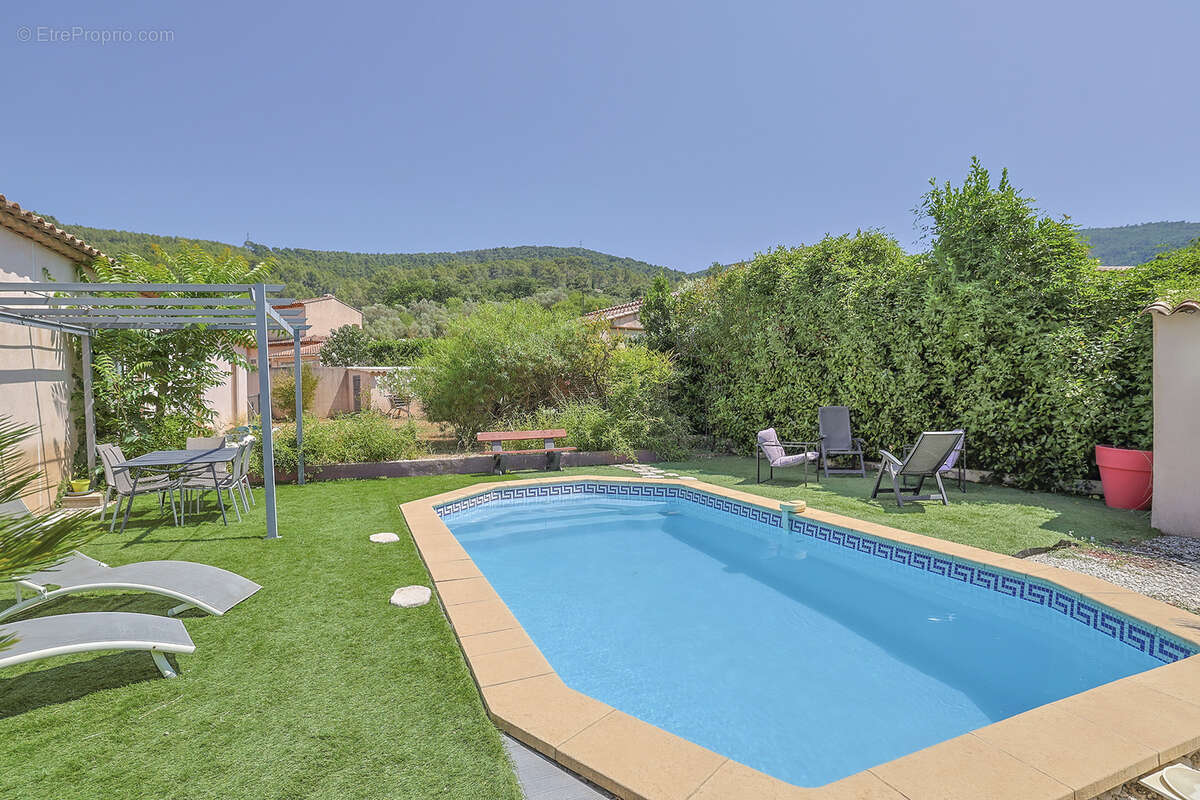 Maison à SOLLIES-TOUCAS