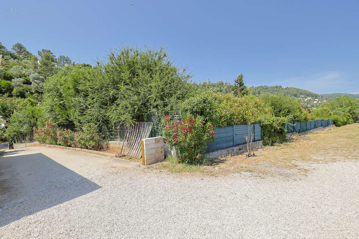 Maison à SOLLIES-TOUCAS