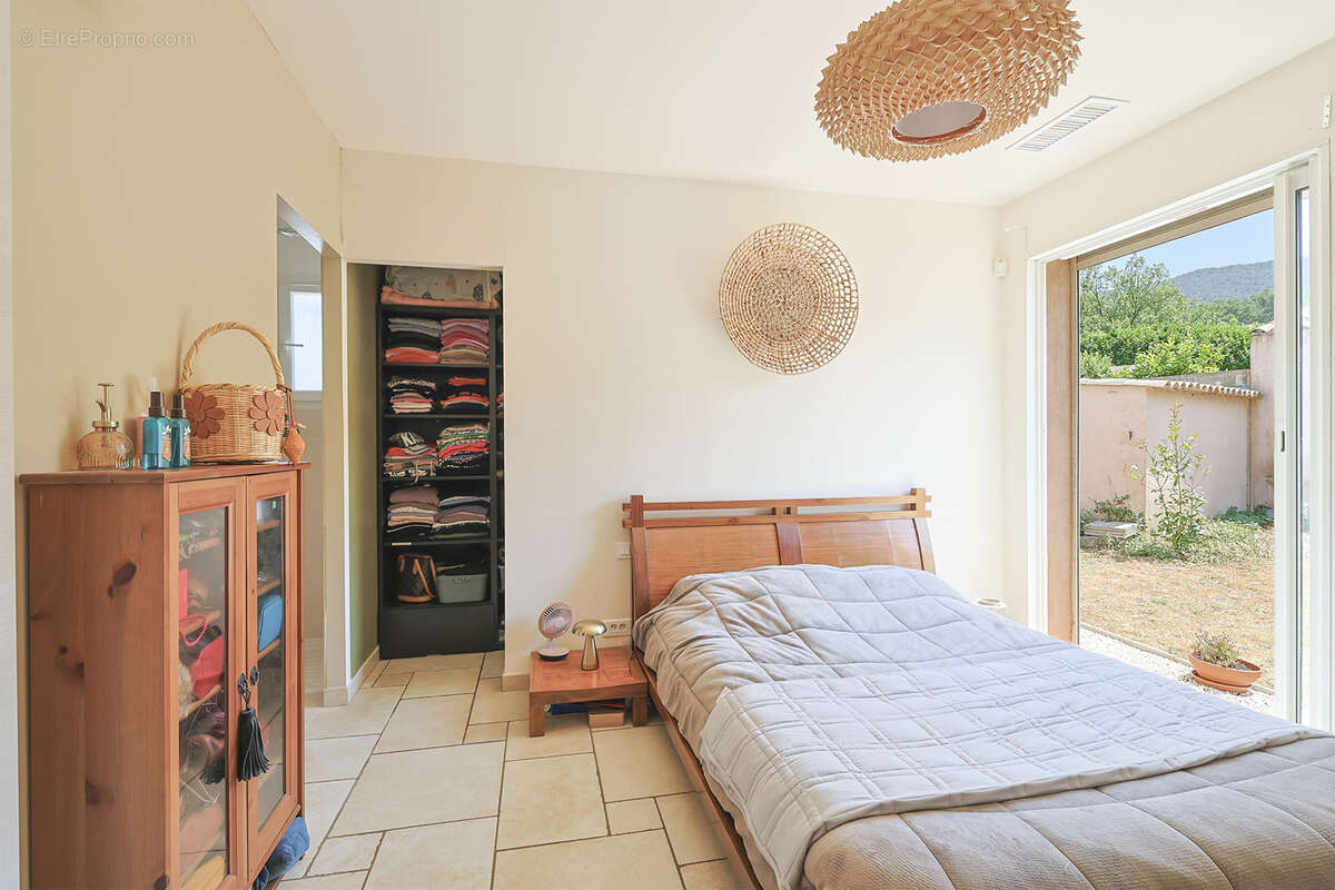 Maison à SOLLIES-TOUCAS