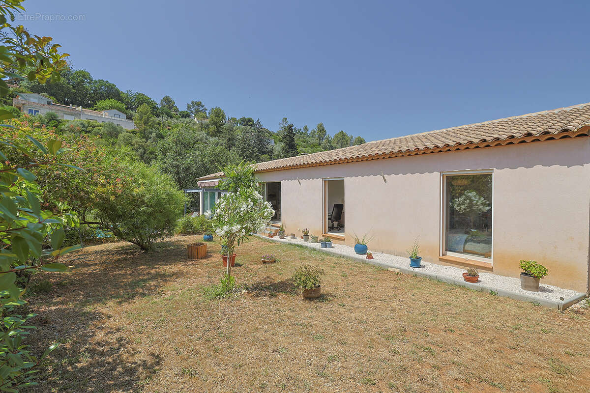 Maison à SOLLIES-TOUCAS