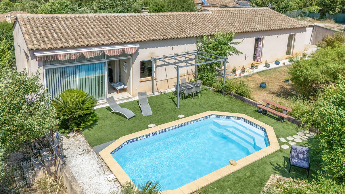 Maison à SOLLIES-TOUCAS