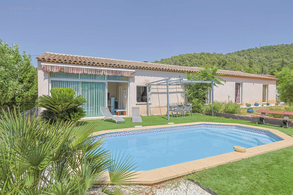 Maison à SOLLIES-TOUCAS