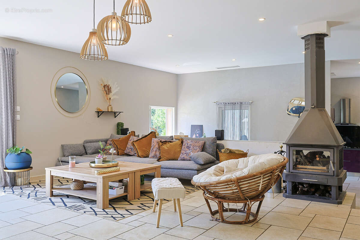 Maison à SOLLIES-TOUCAS