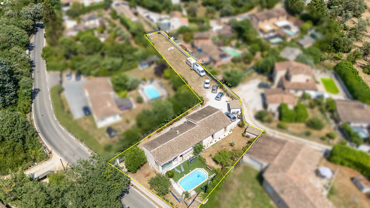 Maison à SOLLIES-TOUCAS