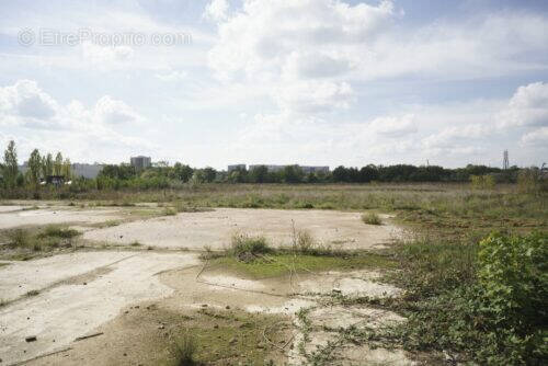 Terrain à SAINT-VULBAS