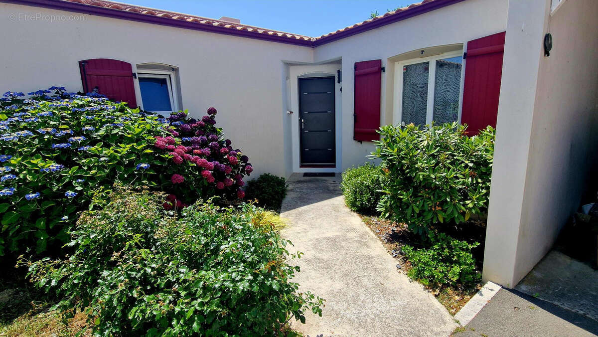 Maison à BOIS-DE-CENE