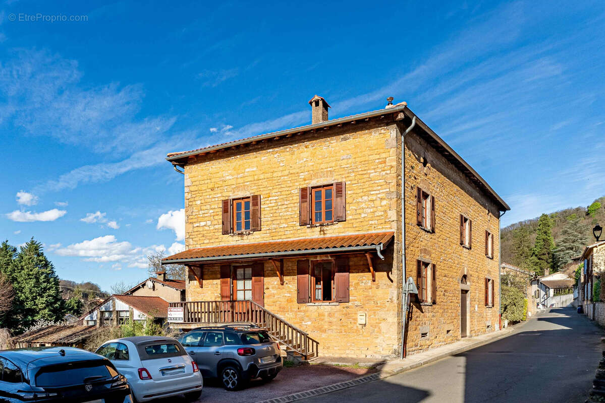Appartement à POLEYMIEUX-AU-MONT-D&#039;OR