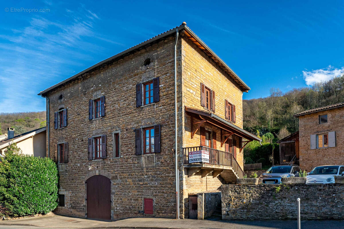 Appartement à POLEYMIEUX-AU-MONT-D&#039;OR