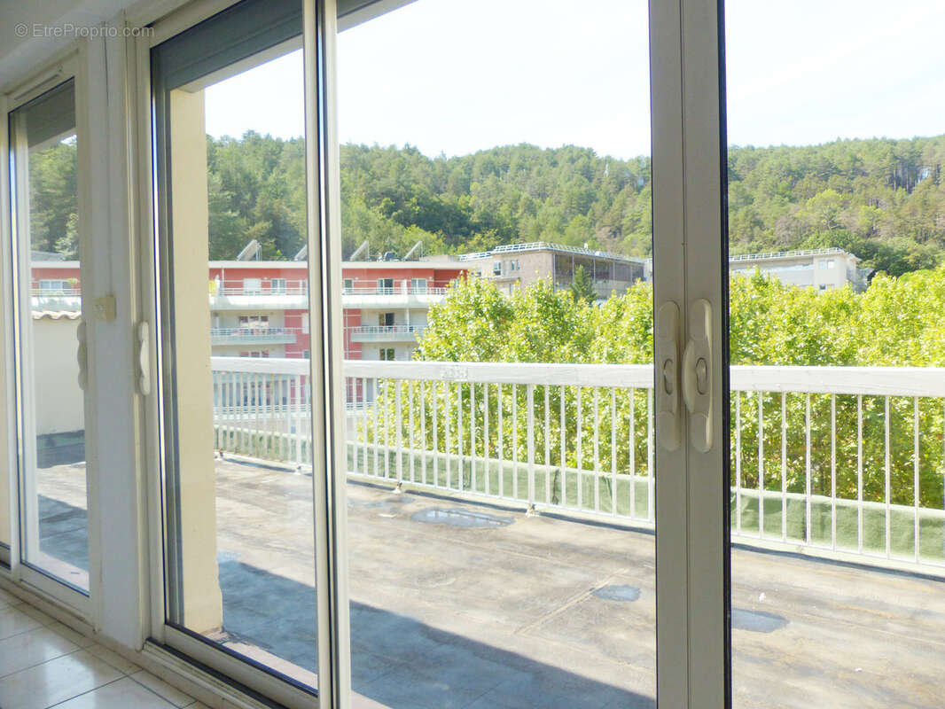 Appartement à LAMALOU-LES-BAINS