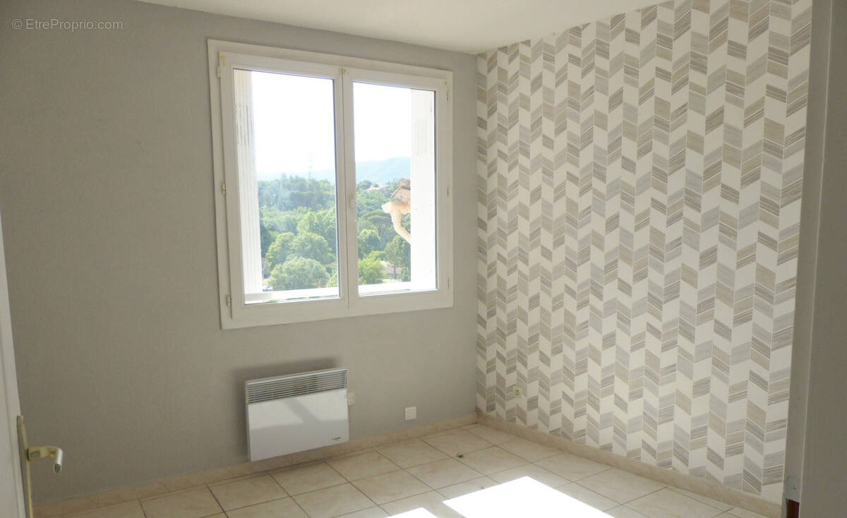 Appartement à LAMALOU-LES-BAINS