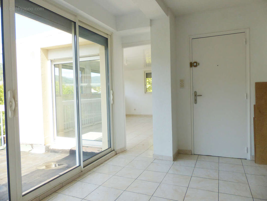 Appartement à LAMALOU-LES-BAINS