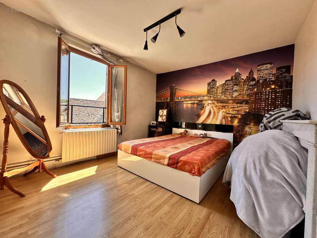 Maison à LA BONNEVILLE-SUR-ITON