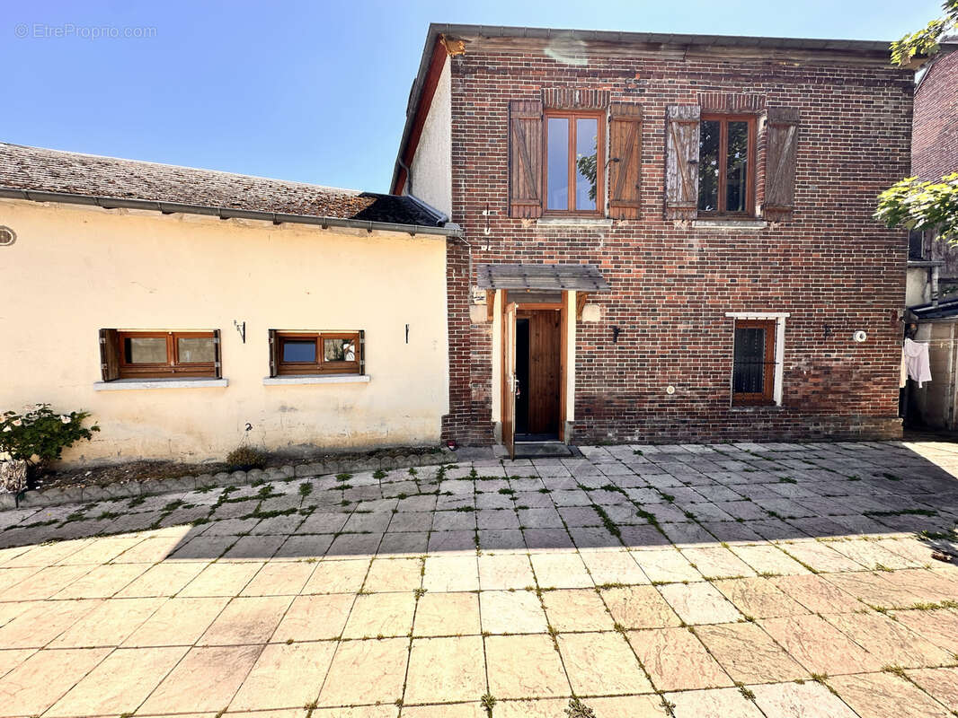 Maison à LA BONNEVILLE-SUR-ITON