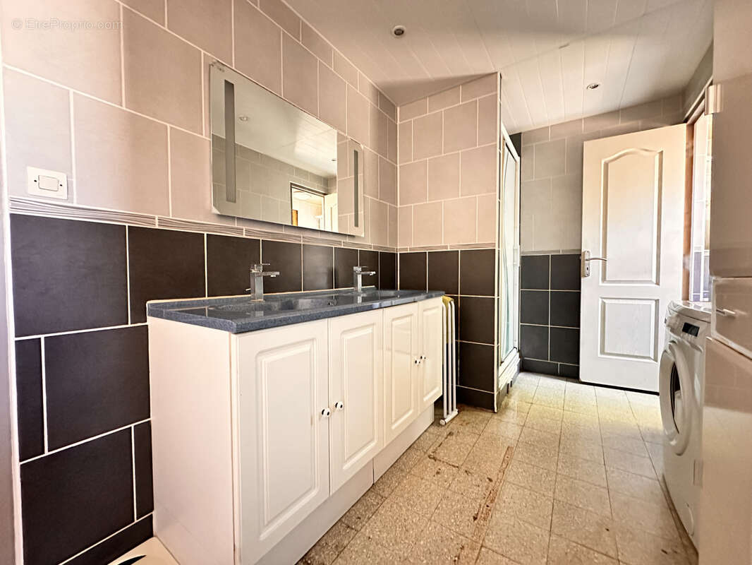 Maison à LA BONNEVILLE-SUR-ITON