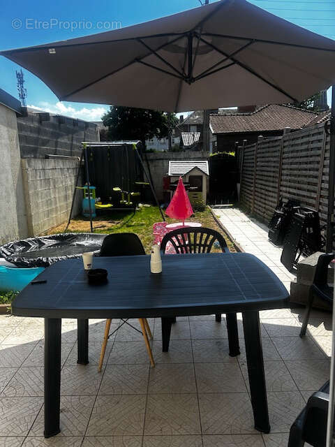 Maison à QUIEVRECHAIN