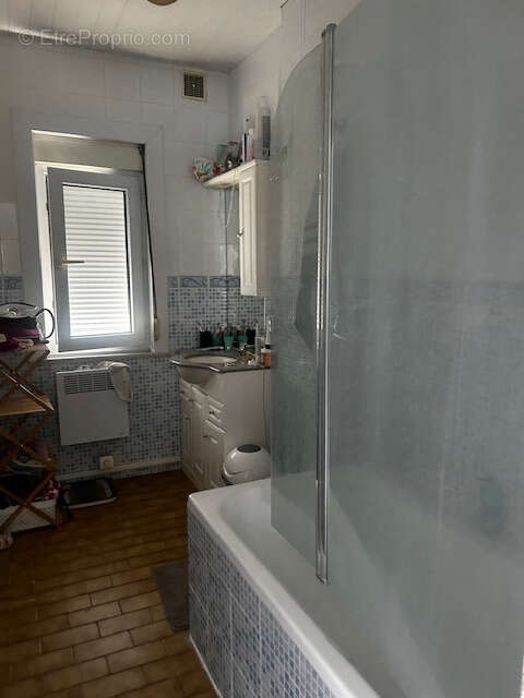 Maison à QUIEVRECHAIN