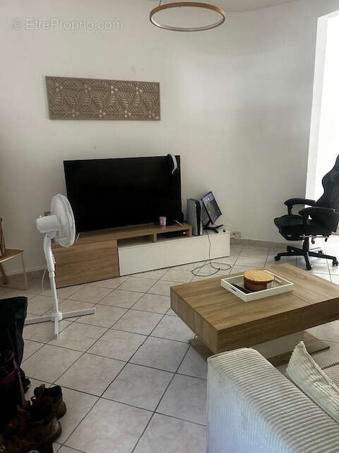 Maison à QUIEVRECHAIN