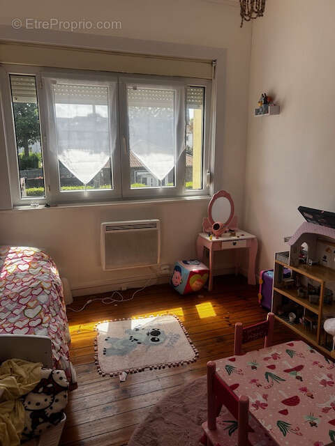 Maison à QUIEVRECHAIN