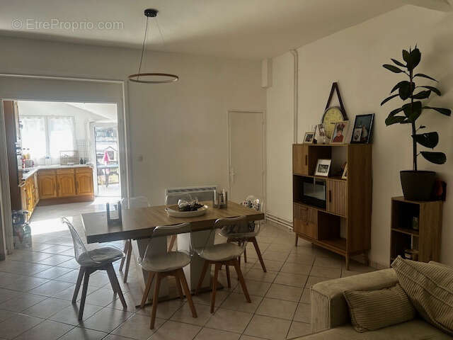 Maison à QUIEVRECHAIN