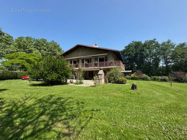 Maison à ARNAUD-GUILHEM