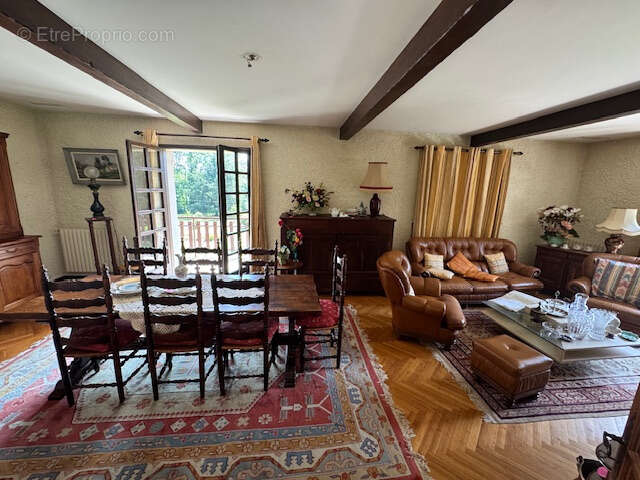 Maison à ARNAUD-GUILHEM