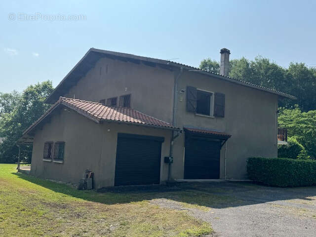 Maison à ARNAUD-GUILHEM