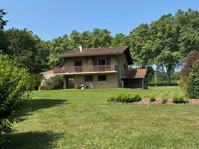 Maison à ARNAUD-GUILHEM