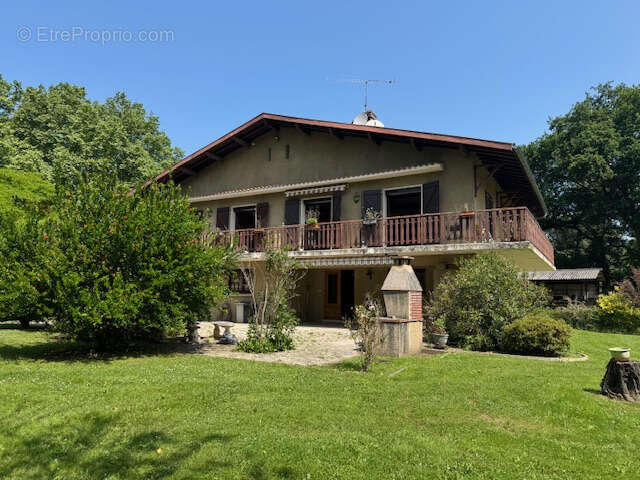 Maison à ARNAUD-GUILHEM