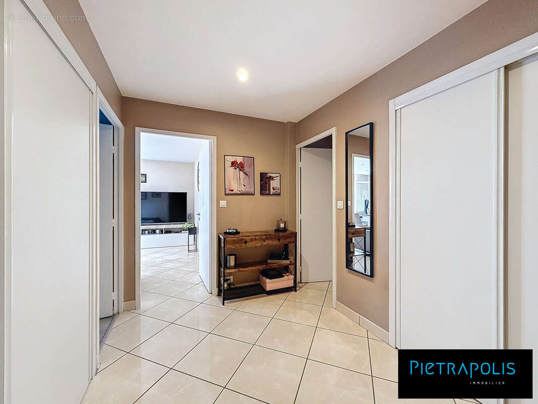 Appartement à TASSIN-LA-DEMI-LUNE