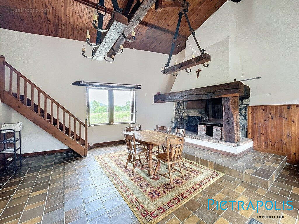 Salon séjour  - Maison à SAIN-BEL