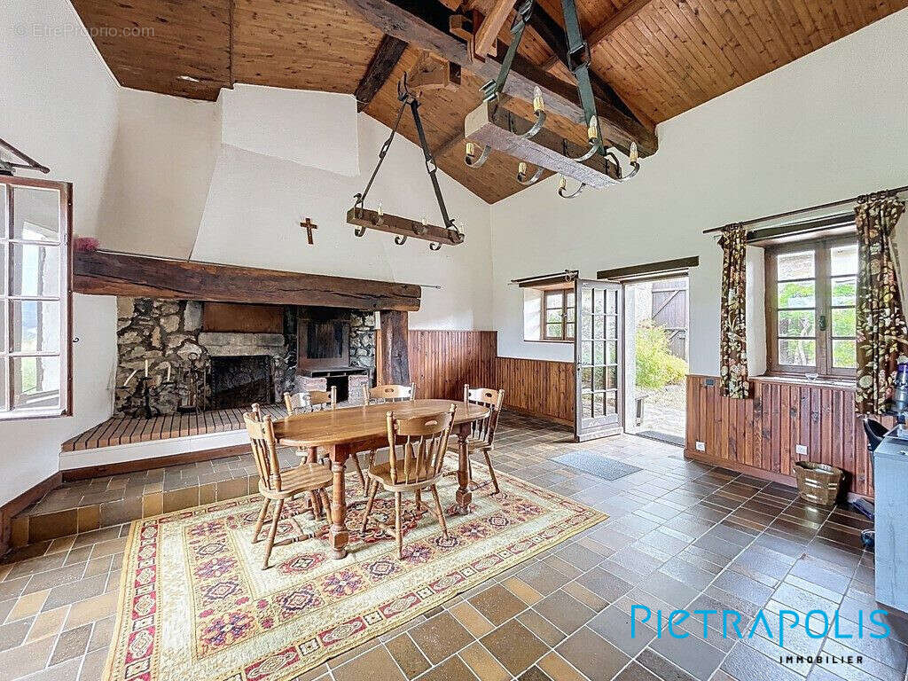 Salon séjour  - Maison à SAIN-BEL