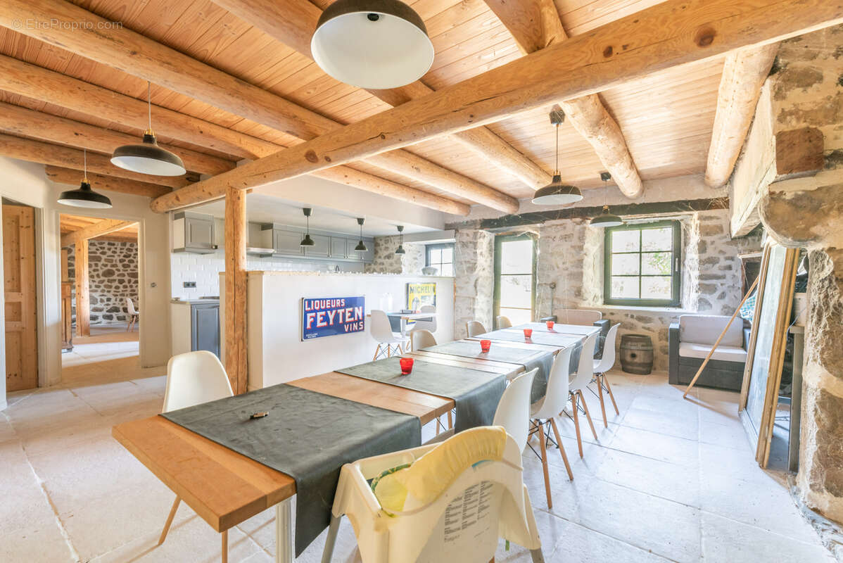 Maison à BELLEVUE-LA-MONTAGNE