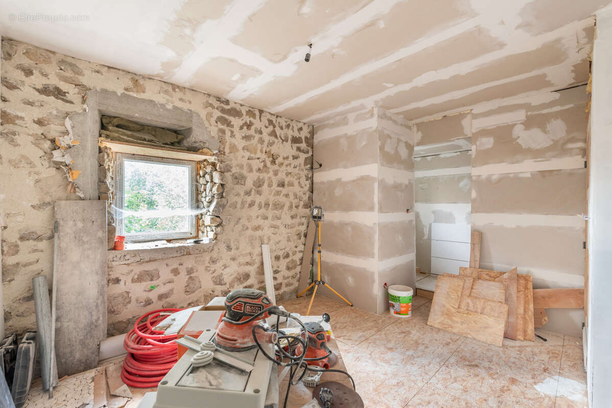 Maison à BELLEVUE-LA-MONTAGNE