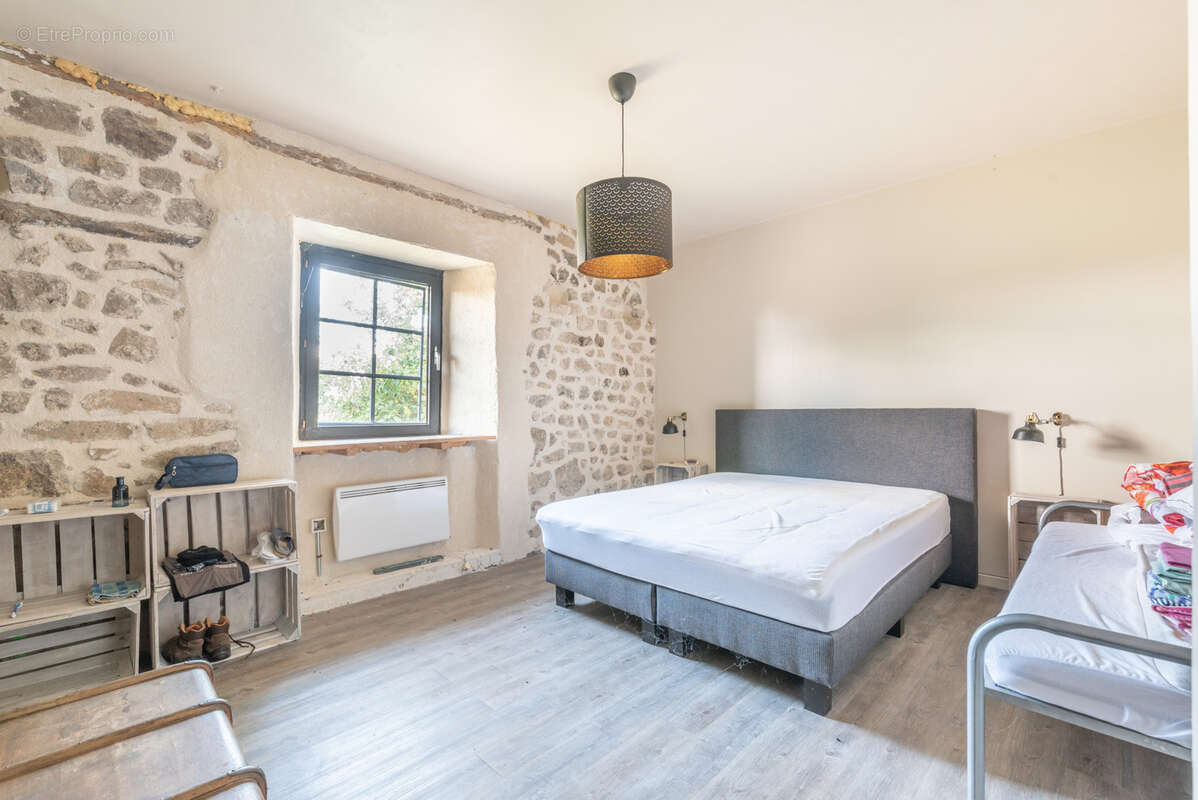 Maison à BELLEVUE-LA-MONTAGNE