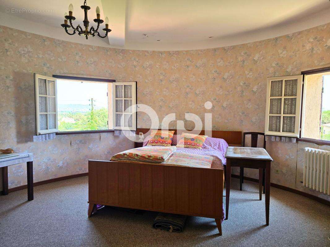 Maison à MANDELIEU-LA-NAPOULE